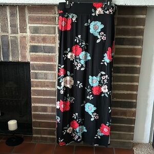 Womens A.n.a Maxi Skirt Black floral, Size Medium
